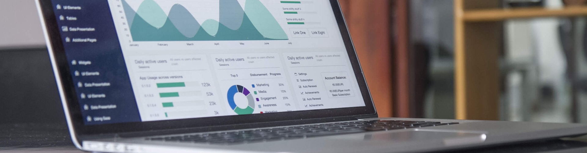 Konsep keamanan siber dan teknologi enkripsi data digital